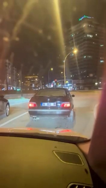 Drift atarken kazadan kıl hissesi kurtuldu