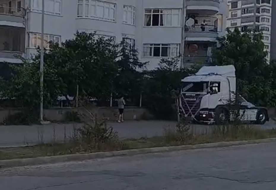 Düğün konvoyunda havalı korna çalan 8 kamyon şoförüne 168 bin TL ceza