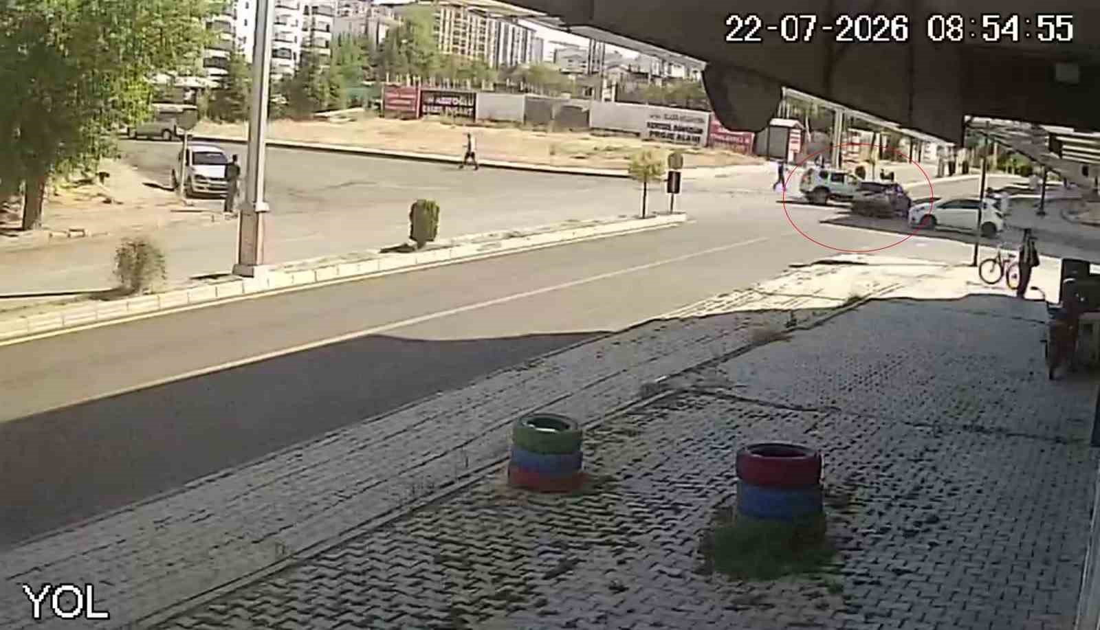 Dün vatandaş kıl hissesi kurtulmuştu birebir sokakta ikinci kaza