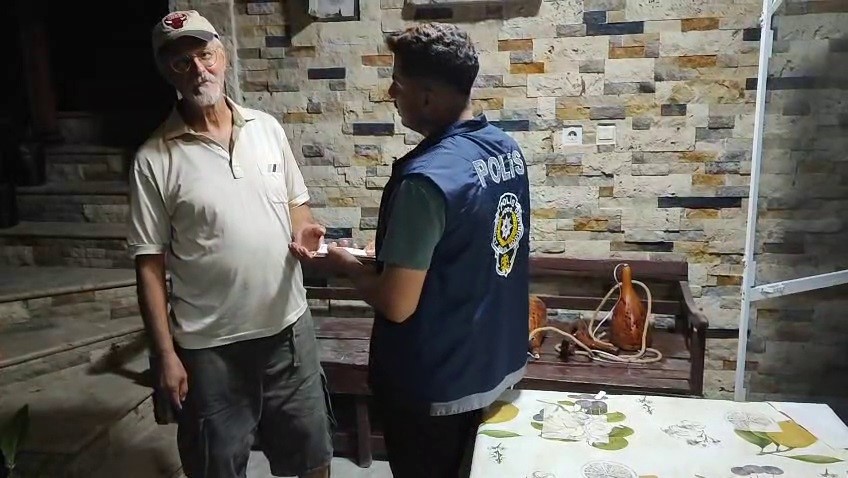 Emekli Maaşını Kaybeden Vatandaşın Parası Polis Tarafından Sahibine Ulaştırıldı