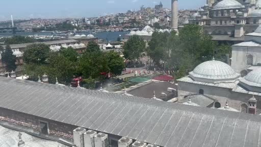 Eminönü'nde Bir İş Yerinde Yangın Çıktı