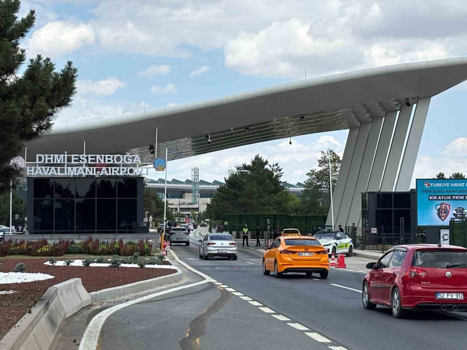 Esenboğa Havalimanı'nda Trump Uçağı Güvenlik Önlemleri En Üst Seviyeye Çıkarıldı