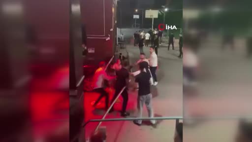 Esenyurt'ta Site Giriş Tartışması Kanlı Kavga ile Sonuçlandı: 3 Yaralı
