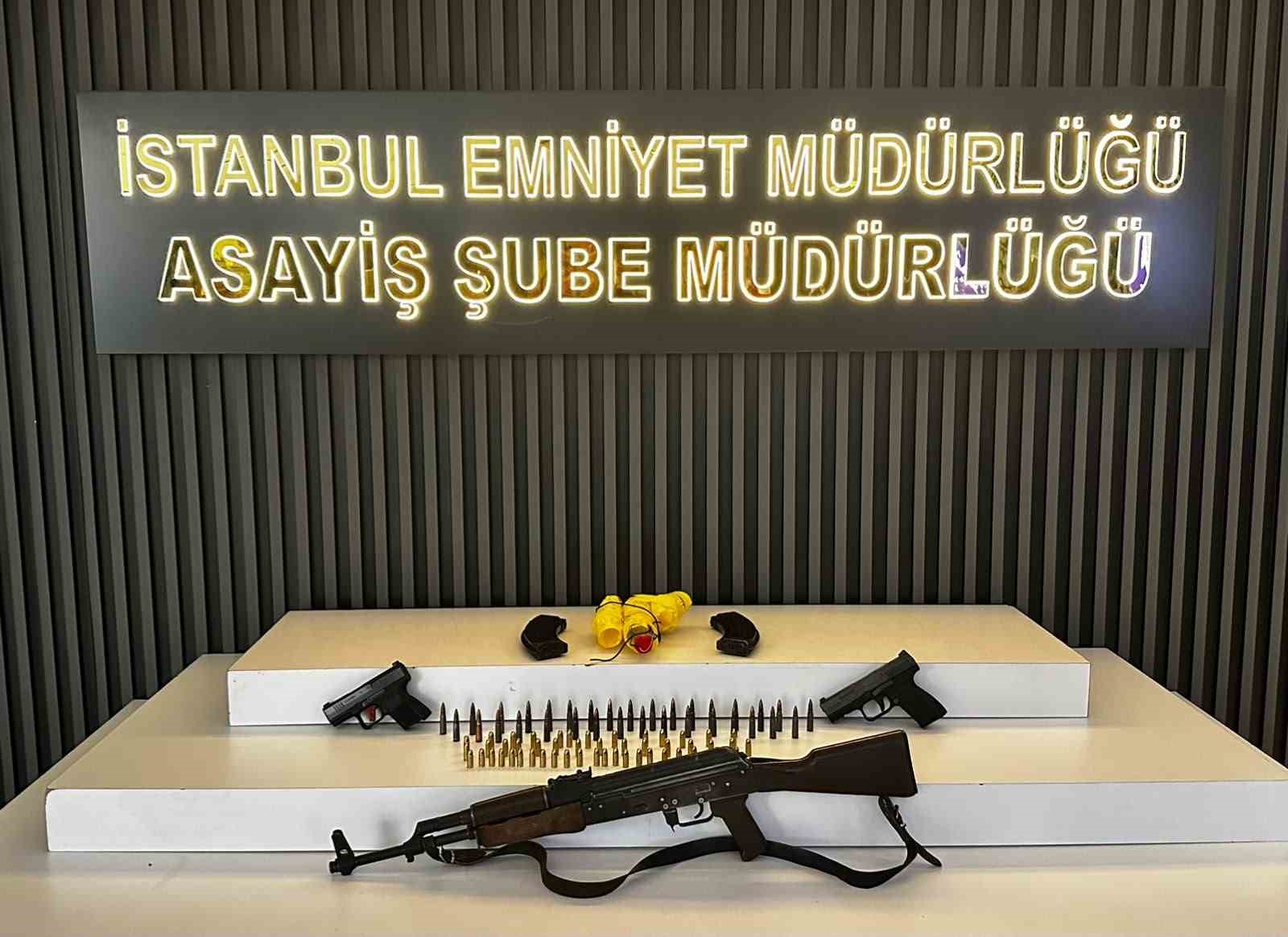 Eyüpsultan’da polisin durdurduğu motosikletten tüfek ve el üretimi bomba çıktı: 7 gözaltı