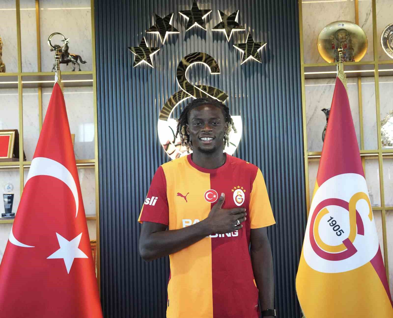 Galatasaray, Lesley Ugochukwu’yu takımına kattı