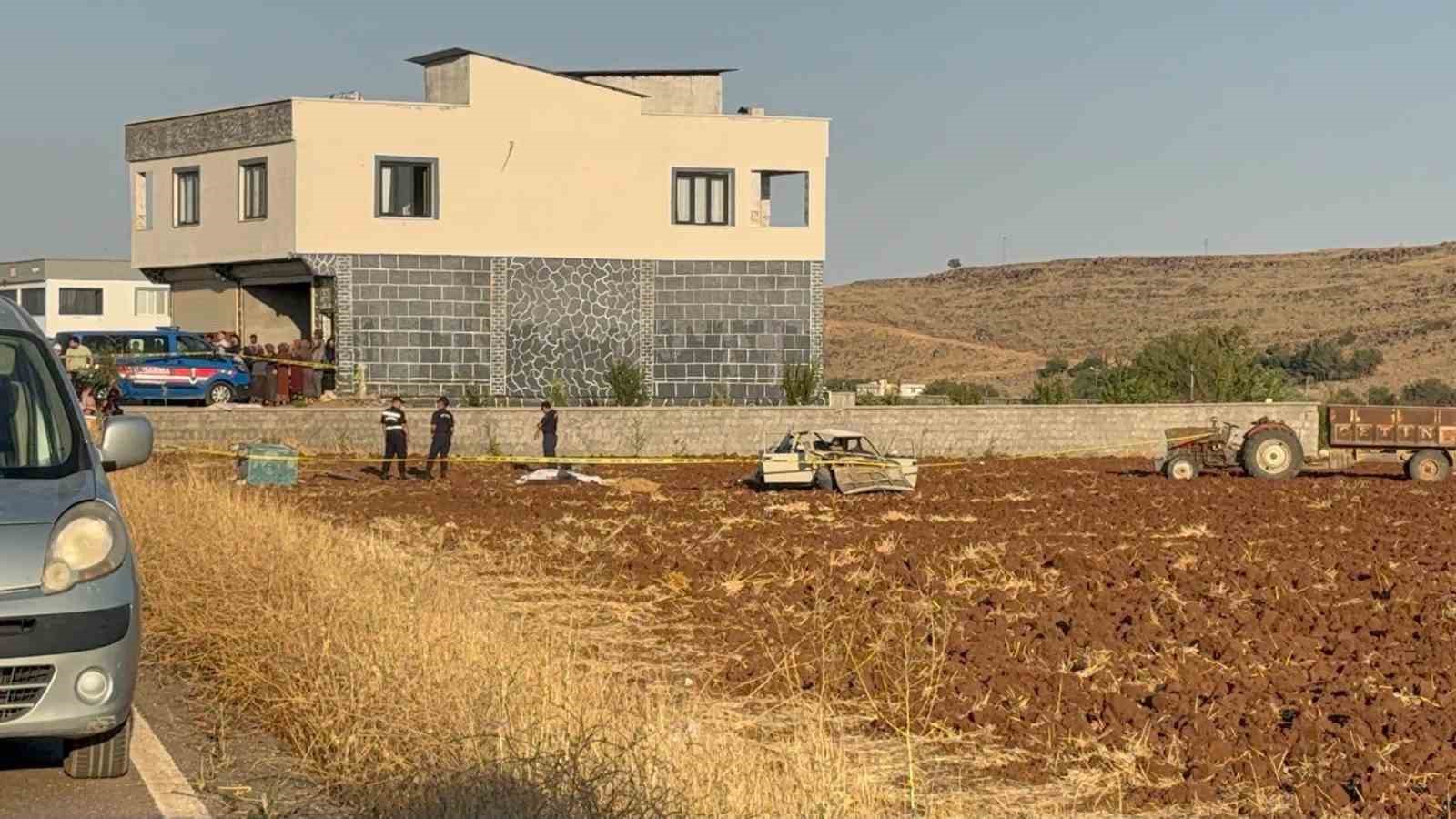 Gaziantep’te araba konutun önünde oturanların arasına daldı: 1 meyyit, 5 yaralı