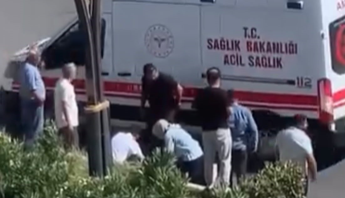 Gaziantep’te refüje çarpan motosikletin genç şoförü hayatını kaybetti