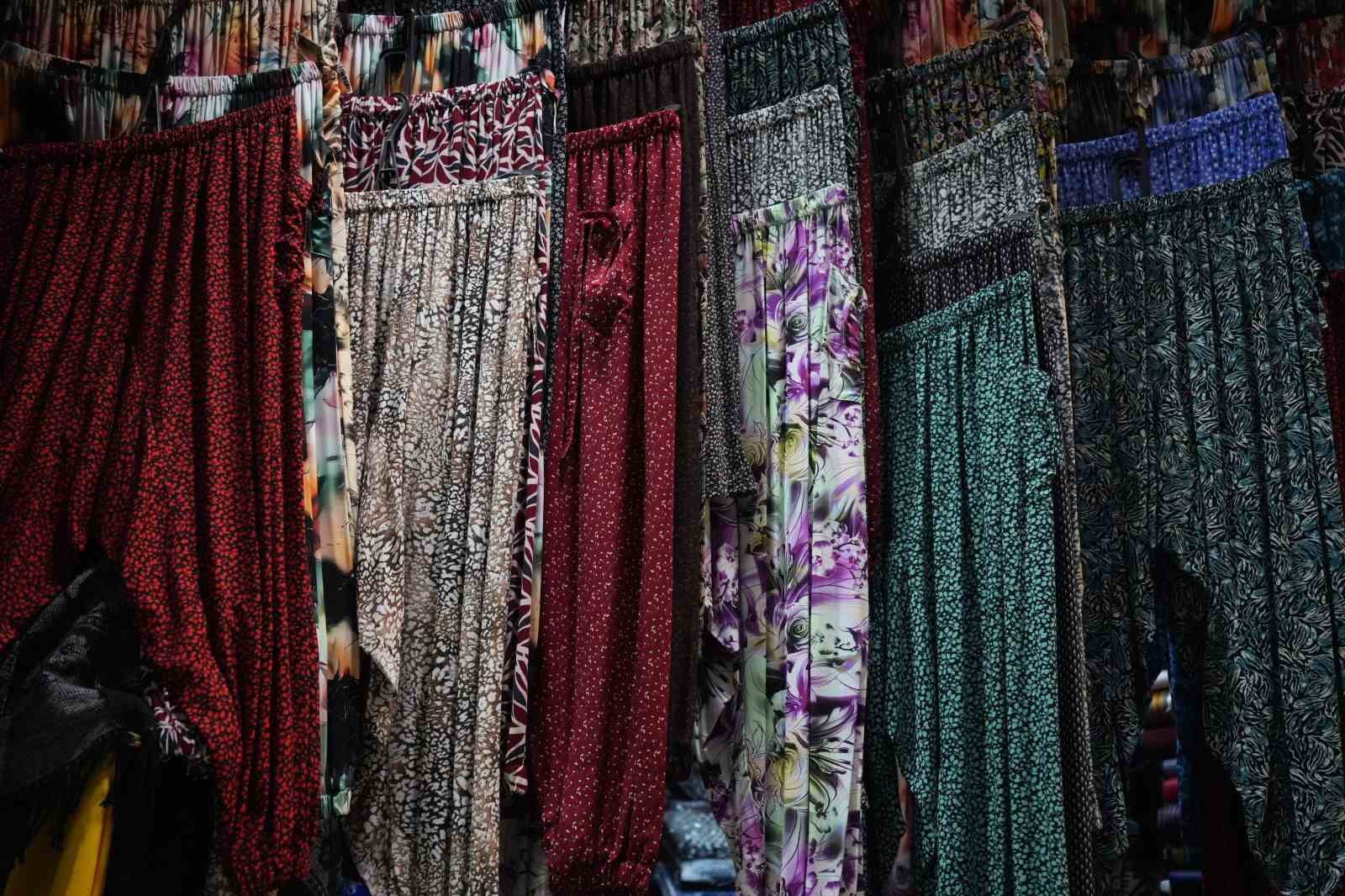 Gaziantep'te Sıcak Hava İle Şalvara Talep Artıyor