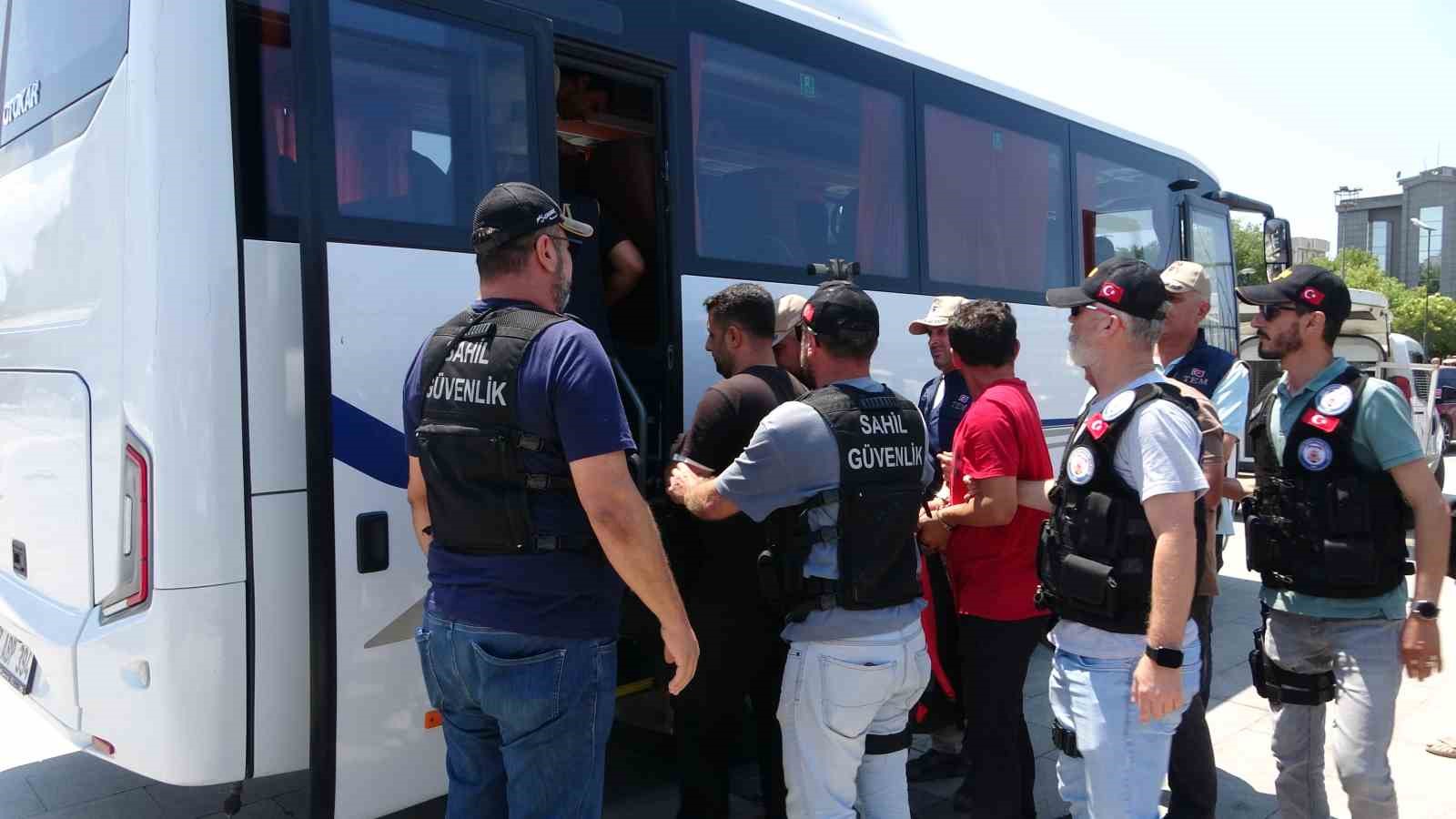 Gökçeada'da Yasadışı Yollarla Yurt Dışına Çıkmaya Çalışan 6 FETÖ Şüphelisi Yakalandı