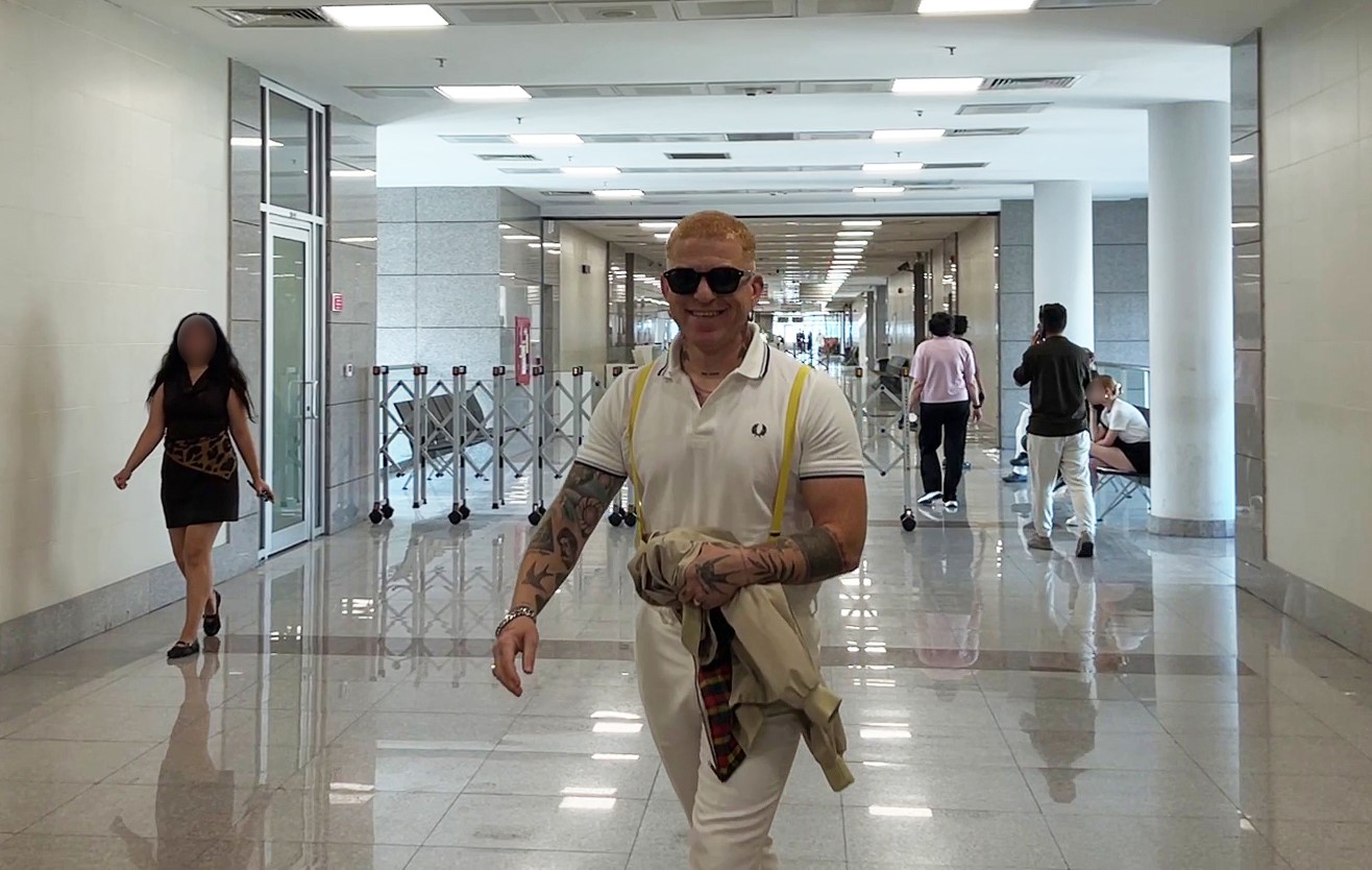 Gökhan Özoğuz "Ahbaplar Hata Örgütü" soruşturması kapsamında adliyeye geldi