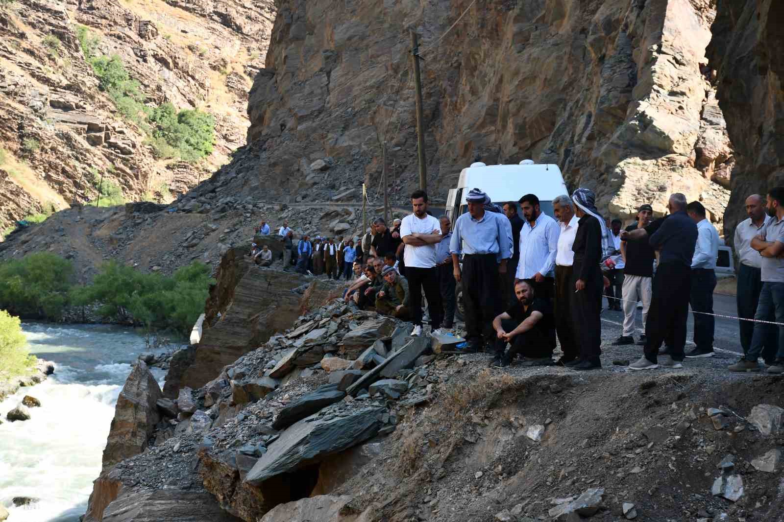 Habur Çayı’nda kaybolan genç için takımlar seferber oldu