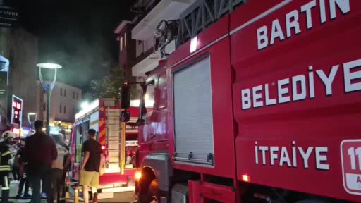 İş hanının tuvaletinde çıkan yangın paniğe sebep oldu