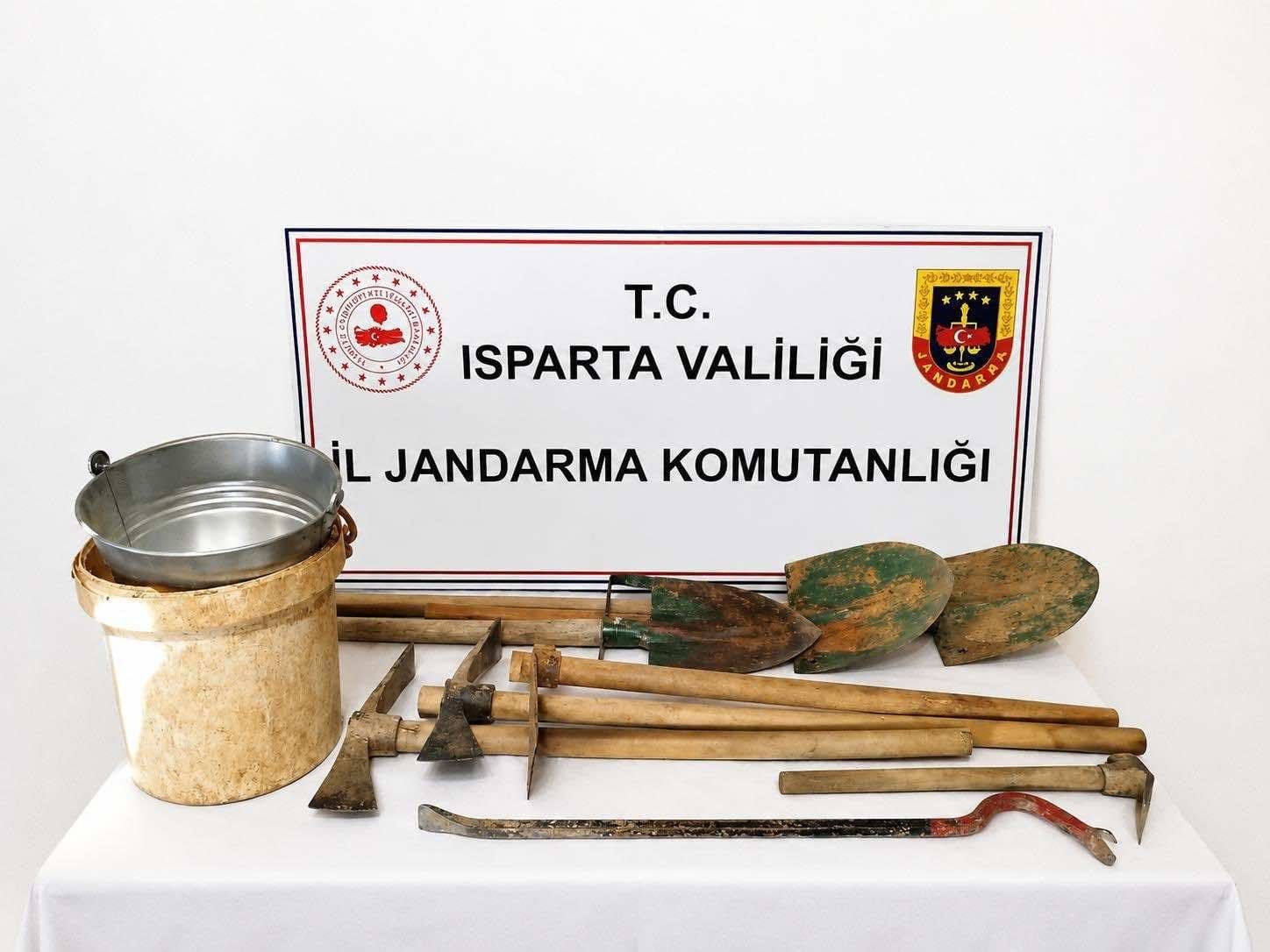 Isparta’da jandarmadan kaçak hafriyat operasyonu