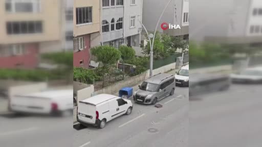 İstanbul’da fırtına tesirli oldu, ağaçlar devrildi