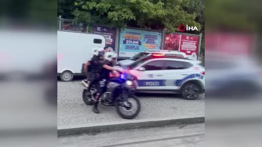 Kağıthane’de trafikte yol verme arbedesinde 4 kişi bıçaklandı