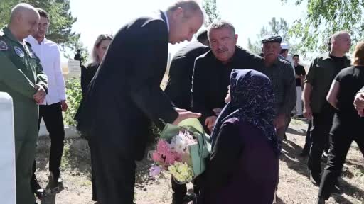 Kahramankazan’da 15 Temmuz şehitleri kabirleri başında anıldı