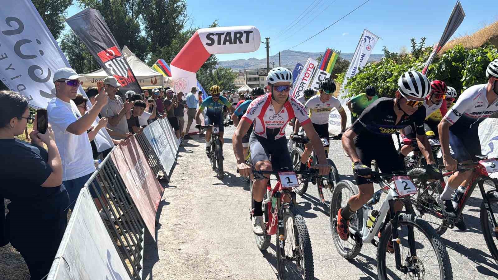 Kapadokya, Türkiye Dağ Bisikleti Şampiyonası’na mesken sahipliği yaptı