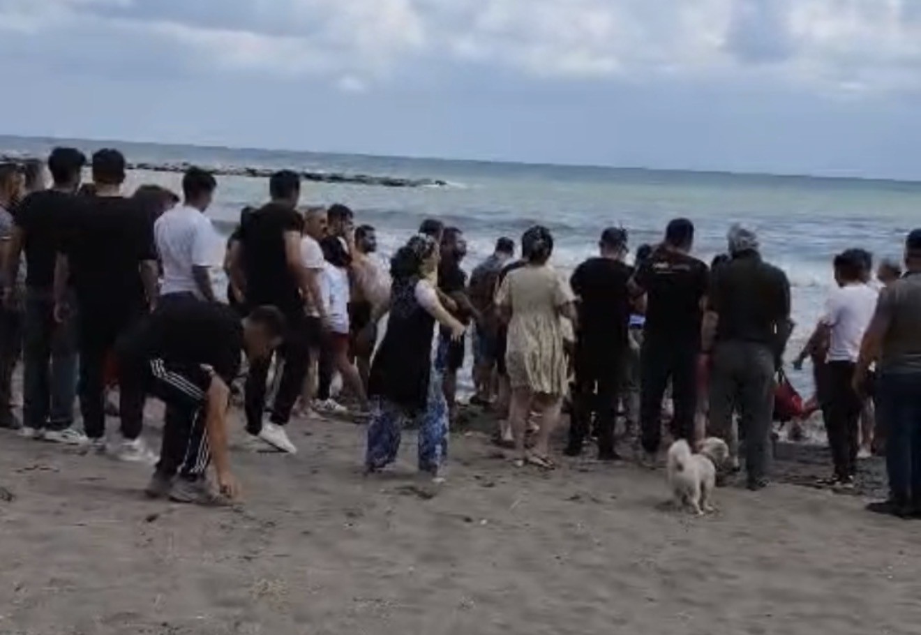 Karadeniz'de Uyarıya Rağmen Denize Giren 3 Kişiden 1'i Hayatını Kaybetti