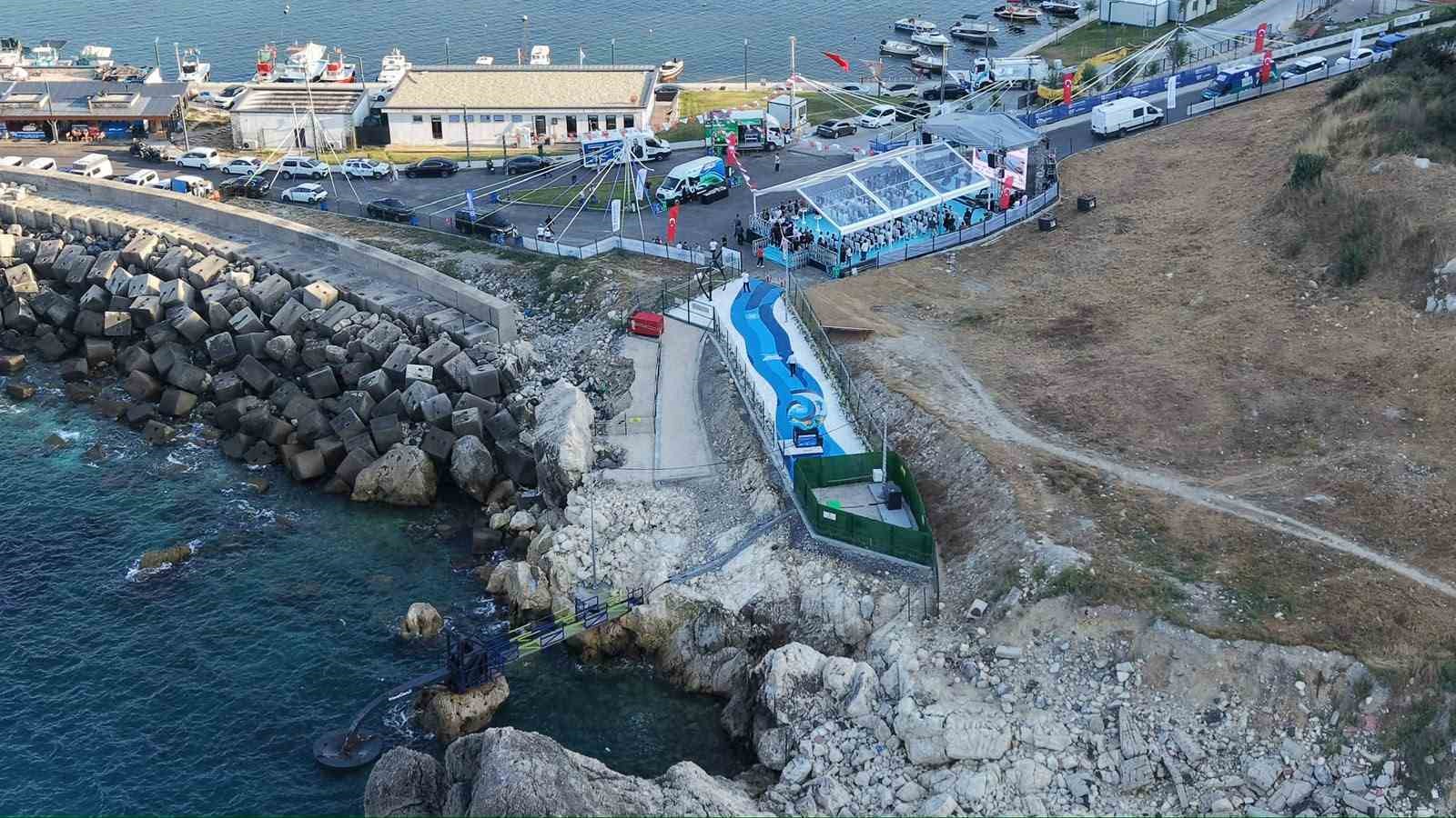 Karadeniz’in hırçın dalgaları Arnavutköy’de güce dönüştü