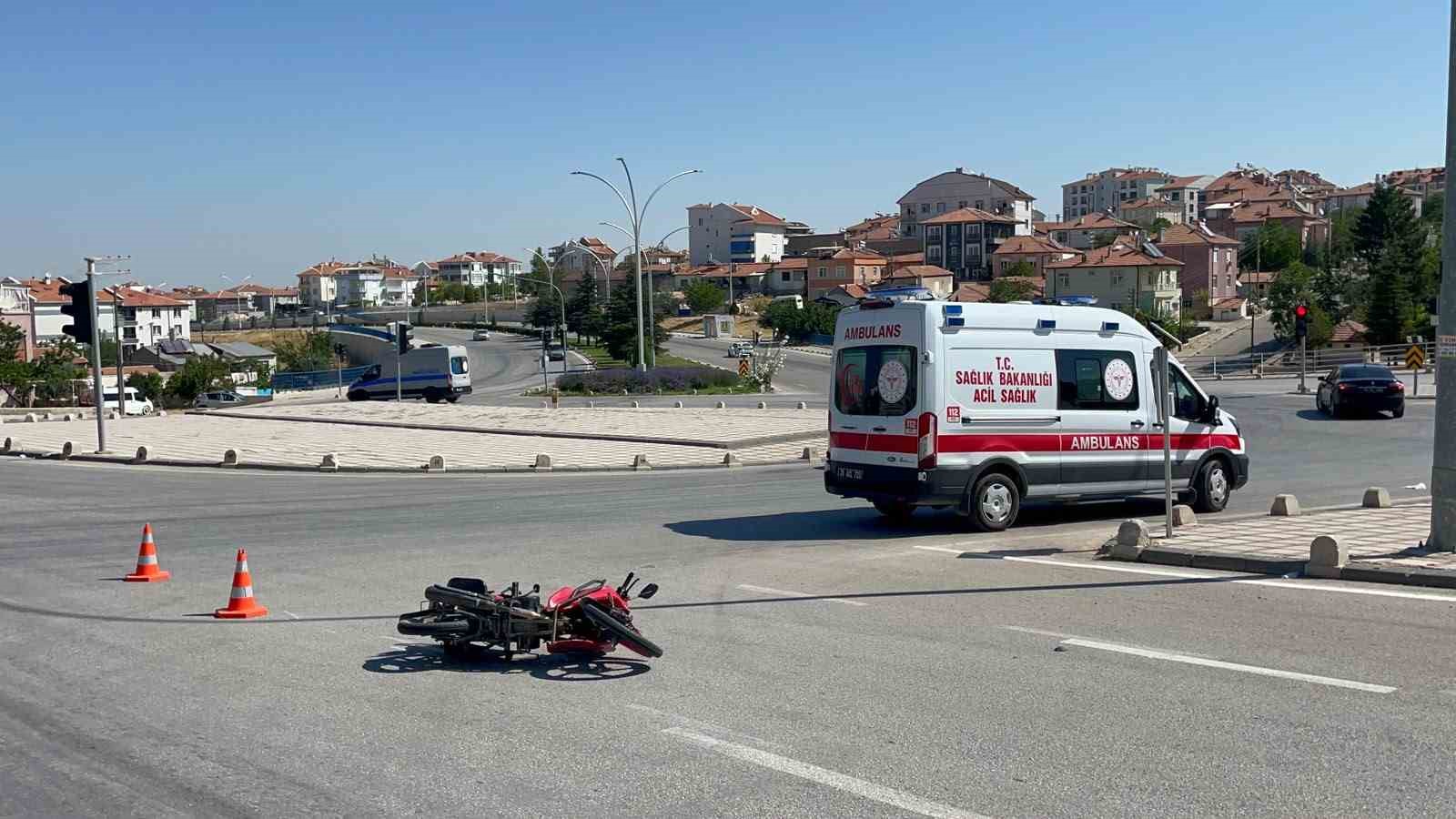 Karaman’da arabayla motosiklet çarpıştı: 1 yaralı