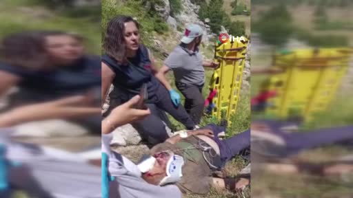 Kayalıktan düşen yaşlı adam ambulans helikopter ile sevk edildi