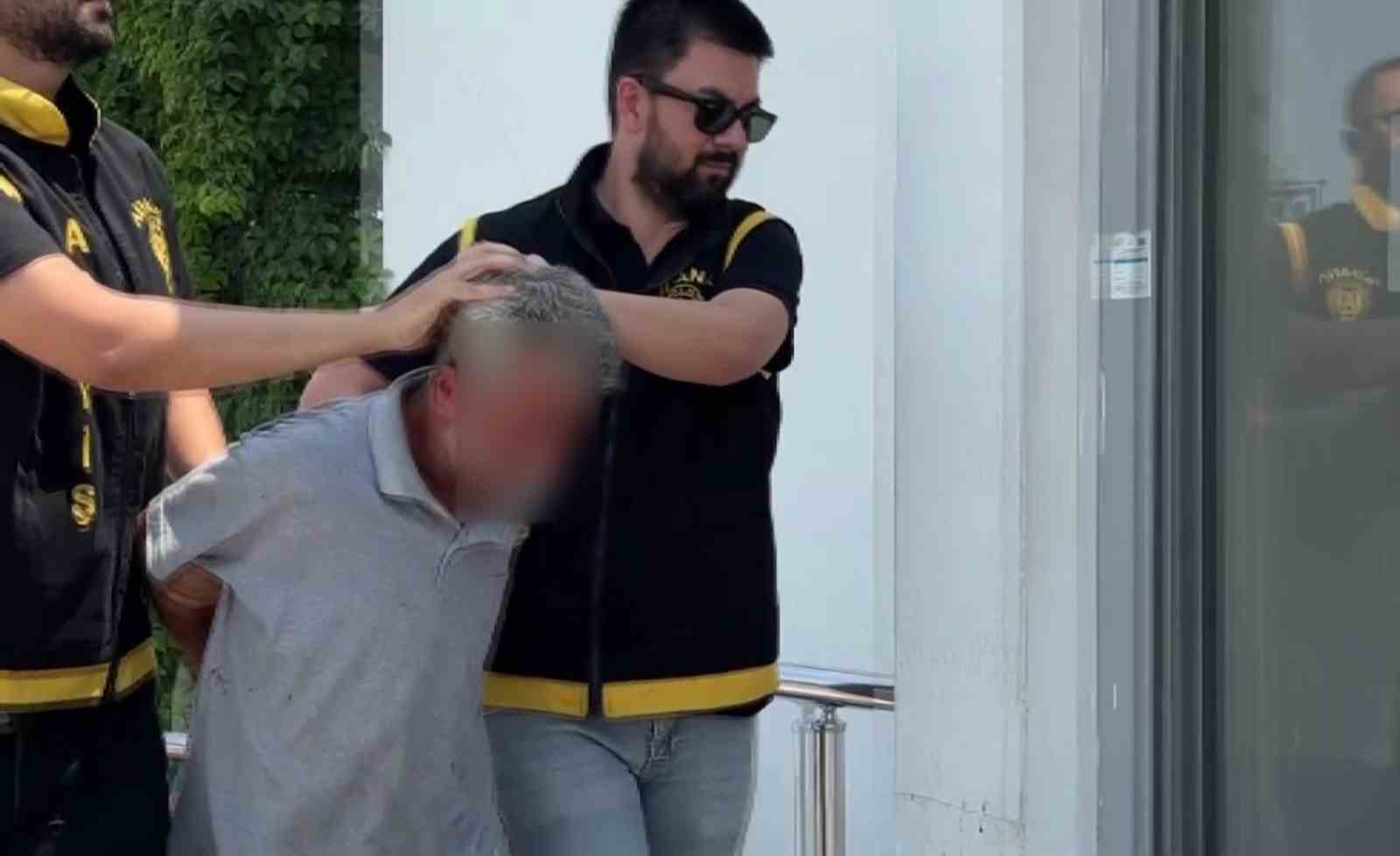 Mağazadan Takı Çalan Hırsızın Şaşırtıcı Savunması: 'Bana Borçları Vardı'