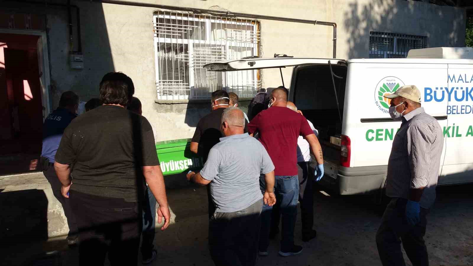 Malatya'da 26 Yaşındaki Gencin Evinde Ölüm Haberi