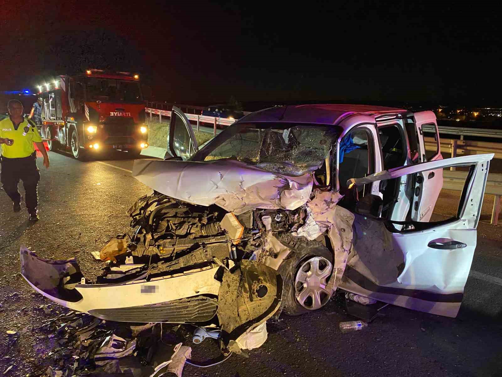 Malatya’da hafif ticari araç arabayla çarpıştı: 5 yaralı