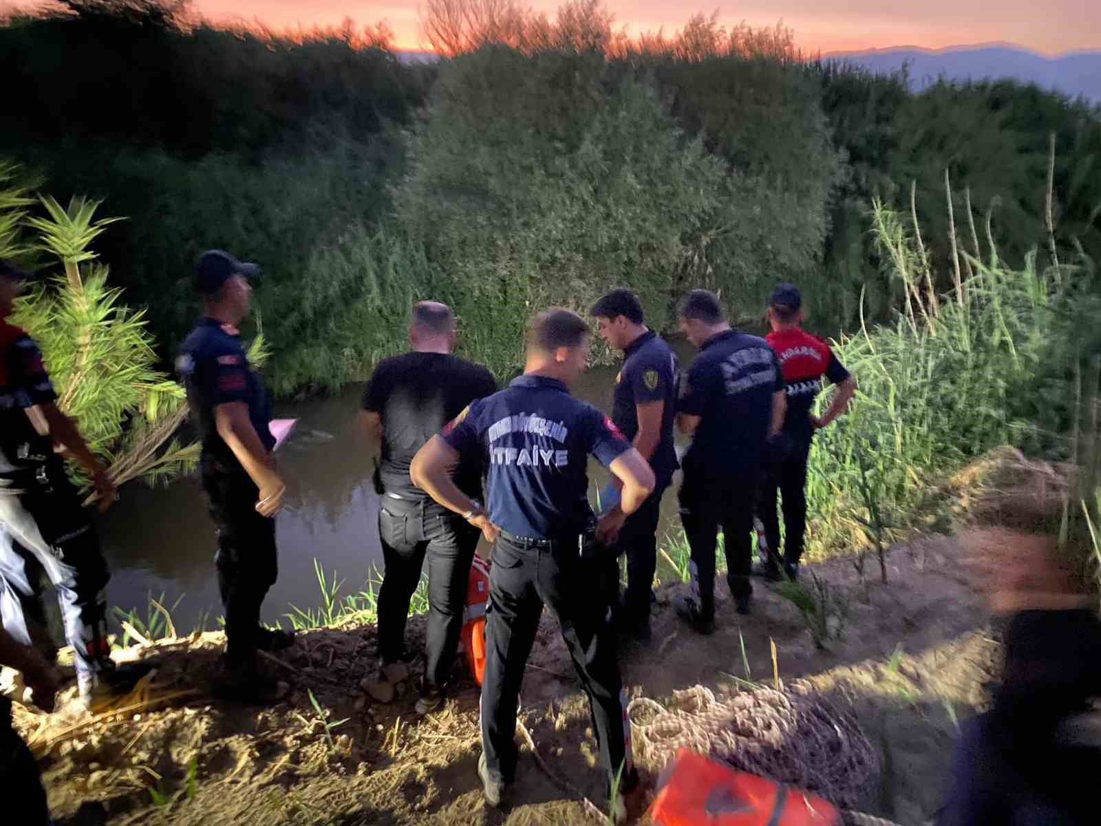 Menderes Nehri’ne atlayan şahıs kurtarıldı
