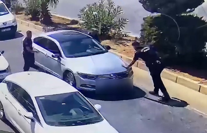 Mersin’de hırsızlık zanlıları arabayla kaçarken yakalandı