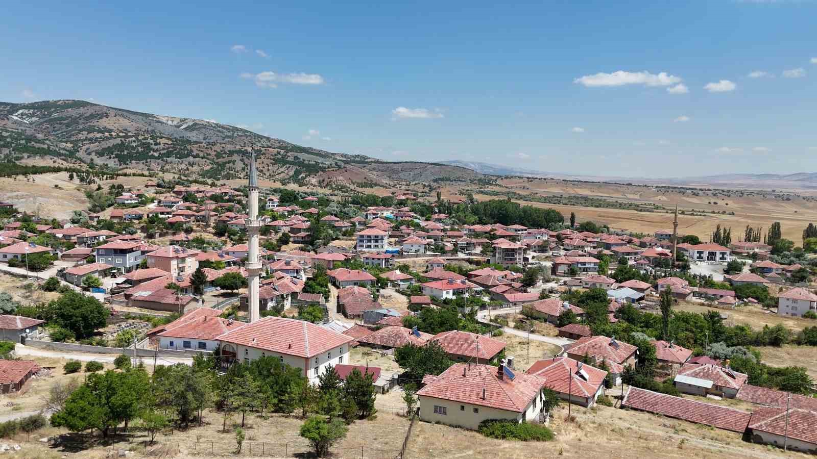 Meyvecilik projesi köyün refah düzeyini değiştirdi: Göç durdu, işsizlik bitti