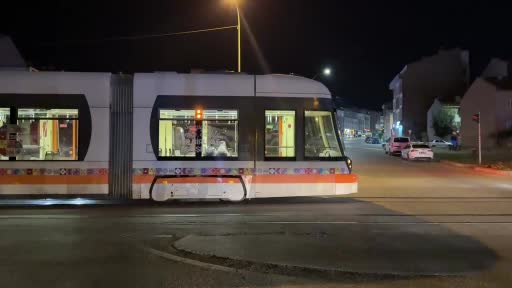 Misyona giden polis aracı arabayla çarpıştı: 2’si polis 3 yaralı