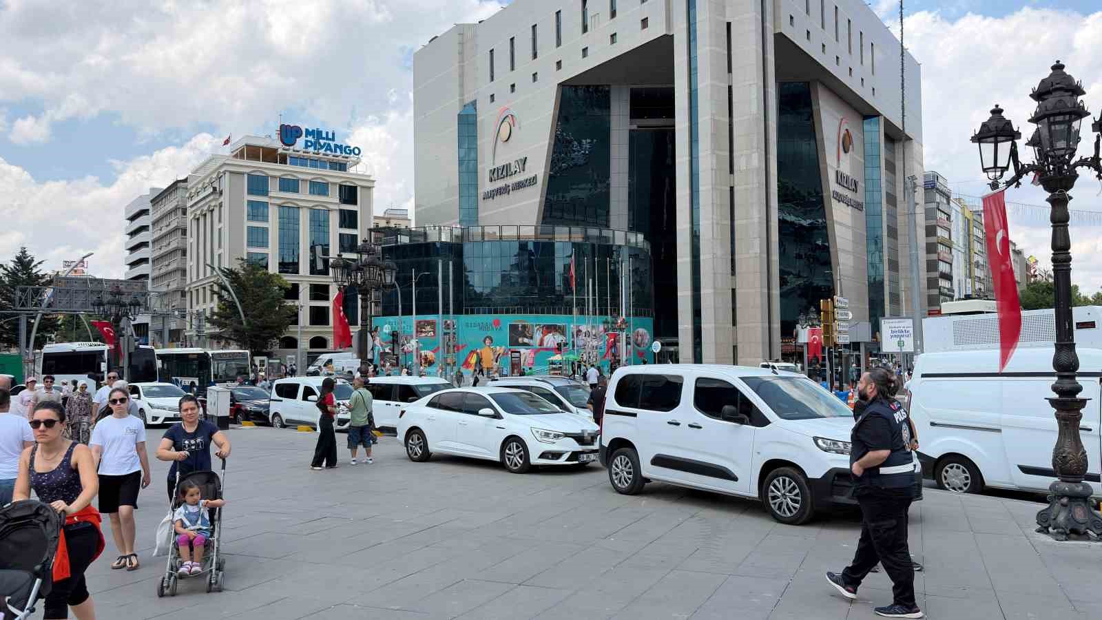 NATO Zirvesi Öncesinde Kızılay Meydanındaki Güvenlik Önlemleri