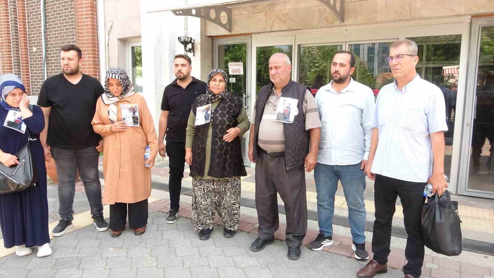 Nişanlı çiftin vefatıyla sonuçlanan kazayla ilgili davada şoförün hür bırakılmasına reaksiyon