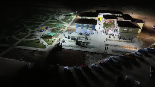 Nostalji rüzgarı estiren Seksenler Sokağı’nda akşam yoğunluğu
