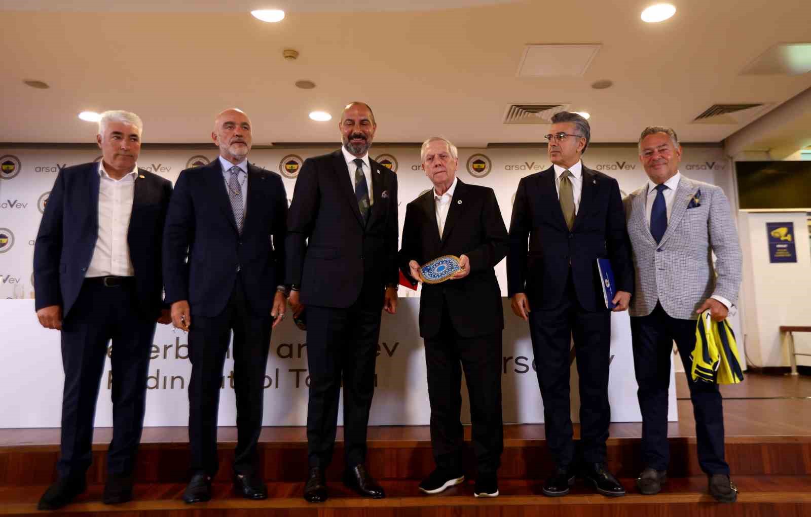 Önder Fırat: "Fenerbahçe Bayan Futbol Şubesi’ni 5 kişilik komite yönetecek"