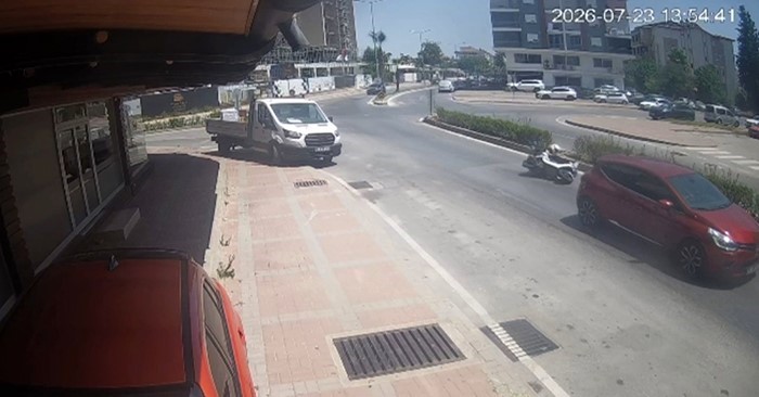Önüne çıkan arabaya çarpmamak isterken kaza yaptı: 1 yaralı
