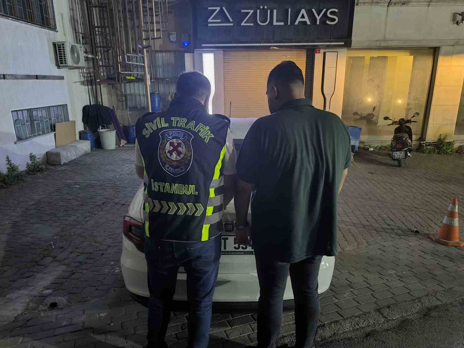 Plakasız Lüks Aracıyla Drift Yapan Magandanın Kameralara Yansıması
