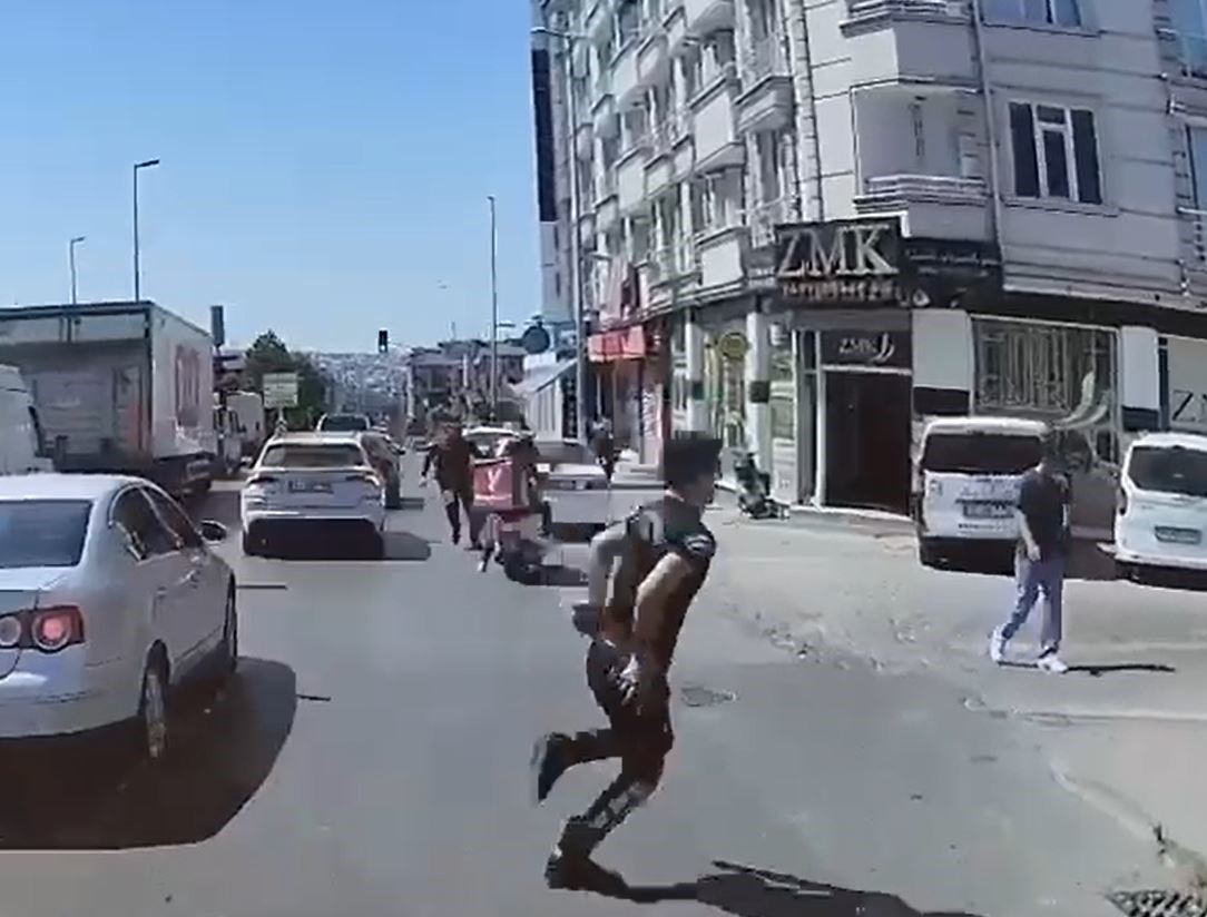 Polisin ‘dur’ İhtarına Uymayan Kişinin Anları Kamerada