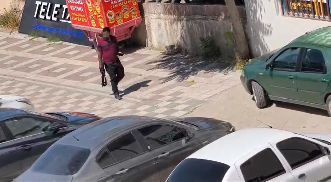 Pompalı tüfekle havaya ateş açan şahıs paniğe sebep oldu