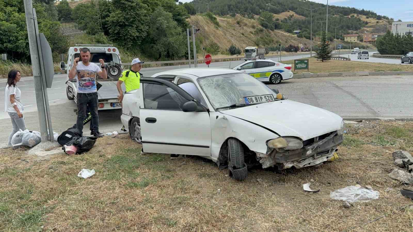 Refüje Çıkma Kazası: Maddi Hasarla Atlattık