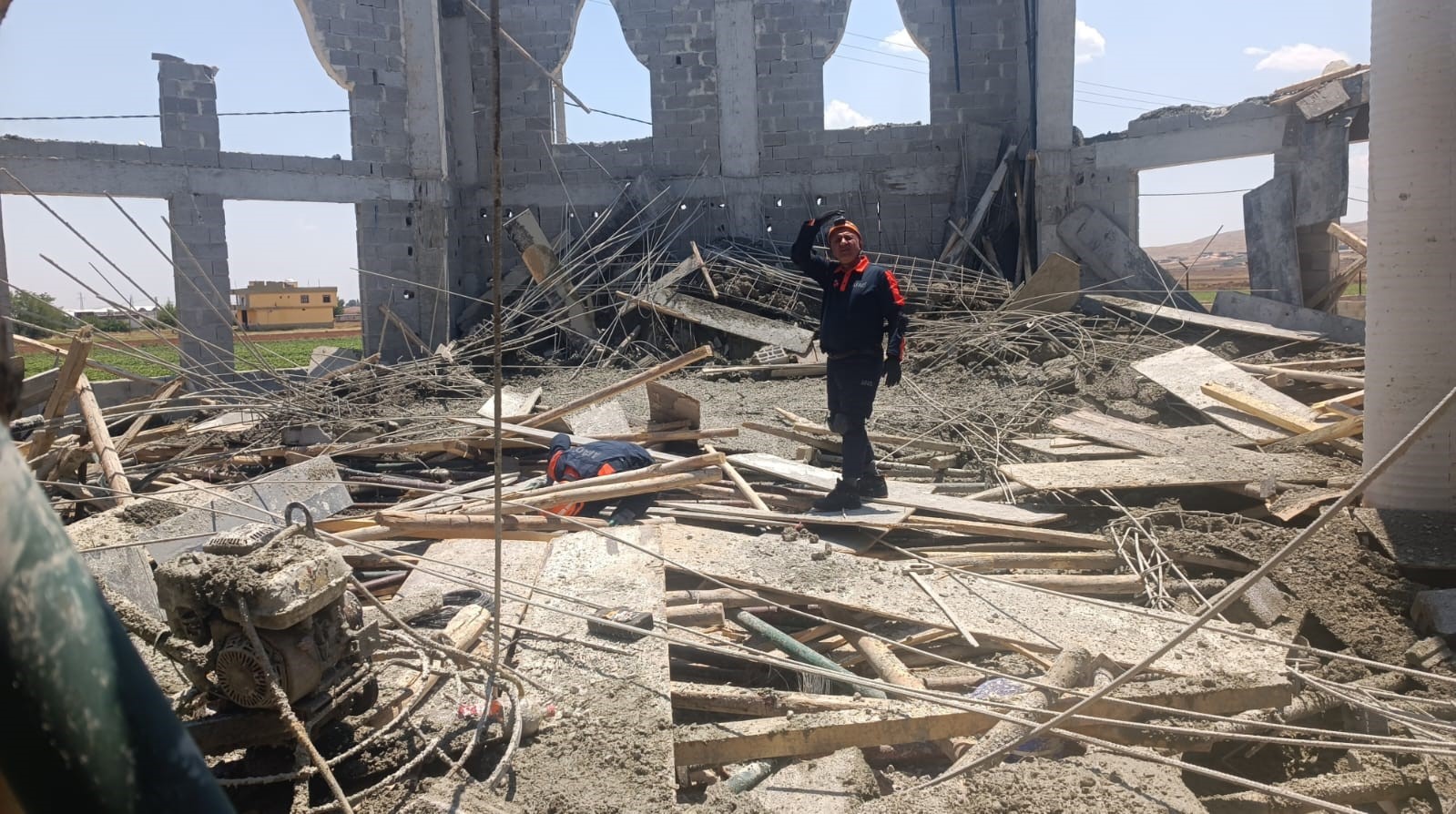 Şanlıurfa'da Cami İnşaatı Çökmesi: 3 İşçi Yaralandı