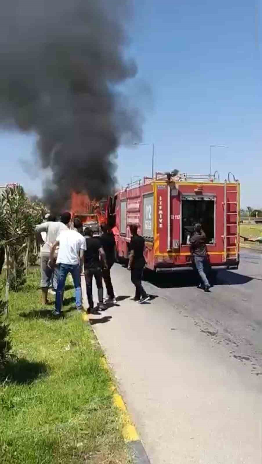 Seğir Halindeki Pikap Alevlere Teslim Oldu