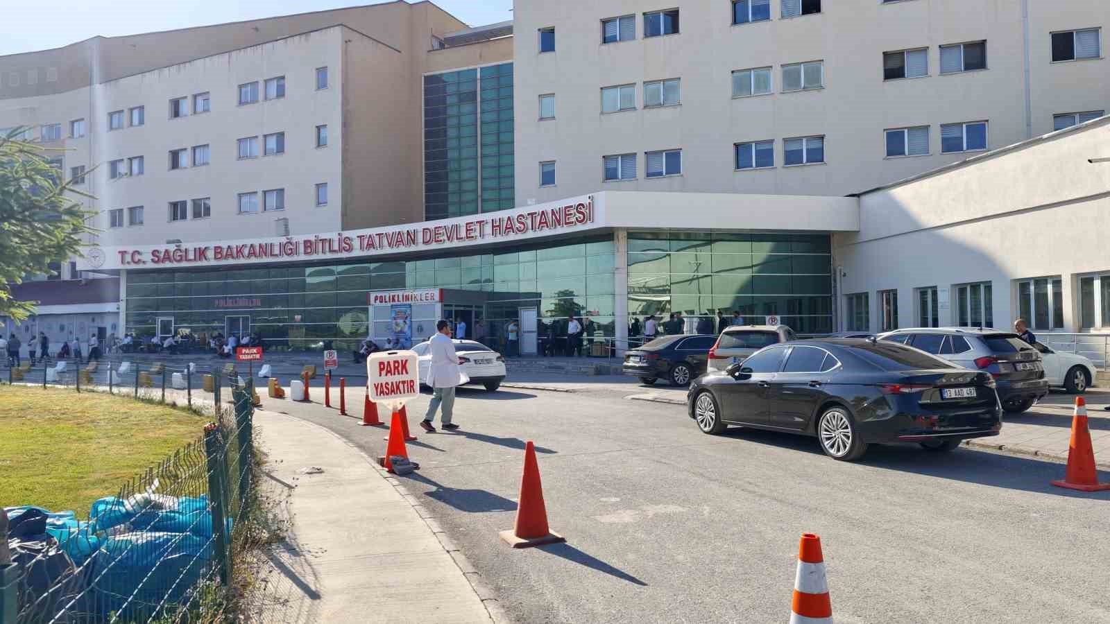 Sıhhat müdürünün makam aracı kazaya karıştı: 11 yaşındaki çocuk yaralandı