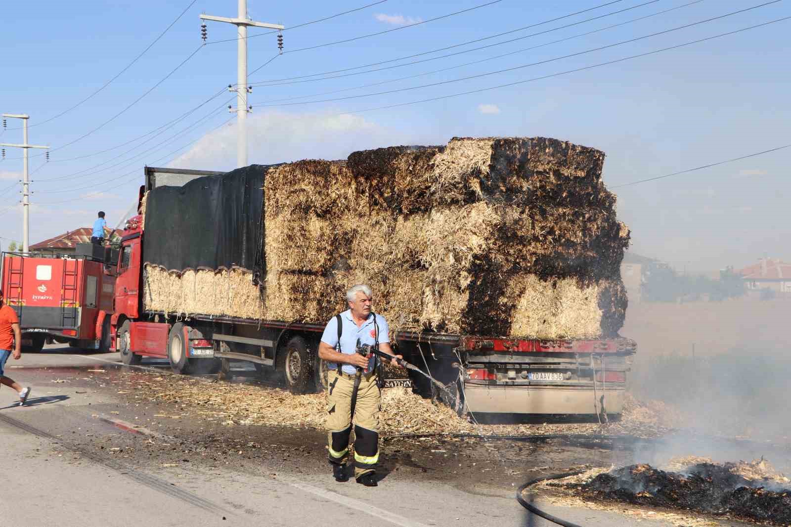 Sivas'ta Saman Balyası Yüklü Tırda Yangın: Itfaiye Müdahalesi Püf Noktası