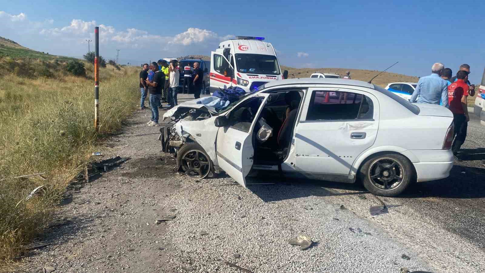 Tatvan’da iki araba çarpıştı: 6 yaralı