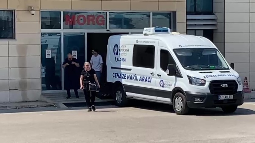 Tedavi gören babasına yastık almaya giderken kaza geçirdi, 15 günlük hayat savaşını kaybetti