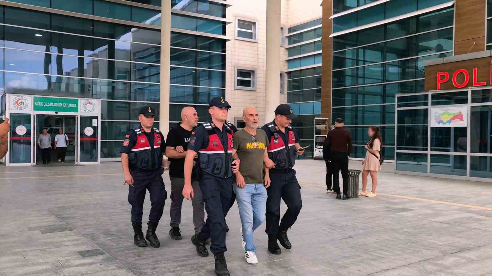Ünlü direktör Ezel Akay ve kardeşi adliyeye sevk edildi