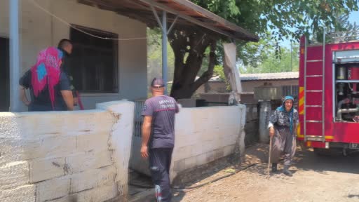 Uzaklaştırma kararı aldıran eşine sinirlenip konutu ataşe verdi