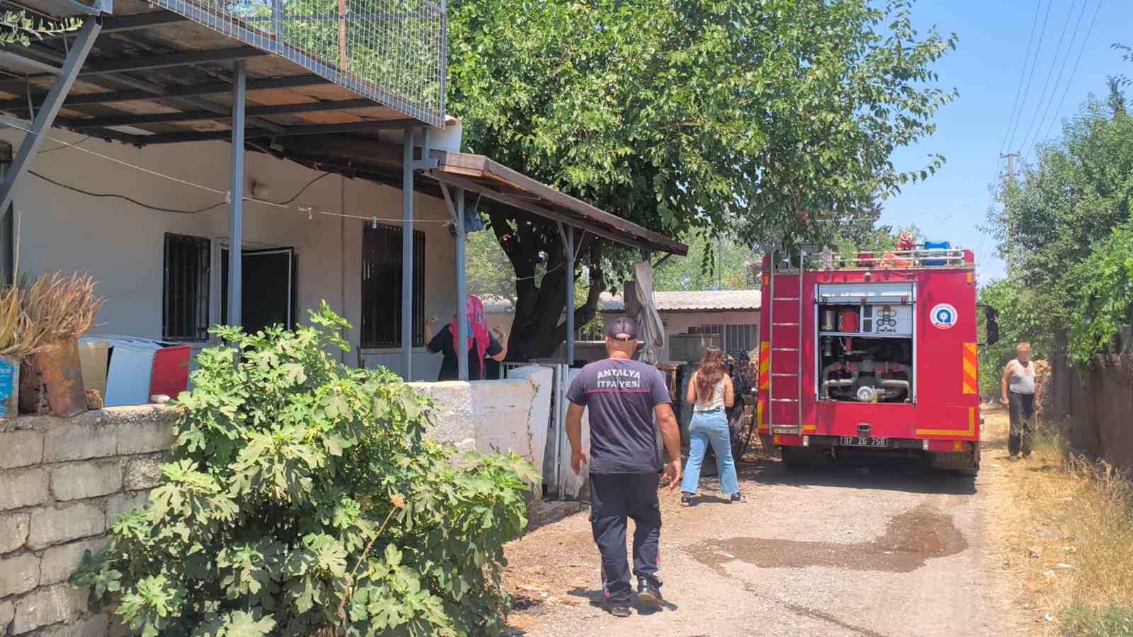 Uzaklaştırma kararı aldıran eşine sinirlenip meskeni ataşe verdi